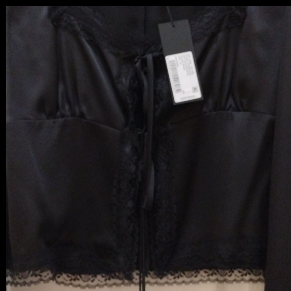 NWT Gianni Bini Elegant Black Satin And Lace Tie Front Top - Picture 3 of 5